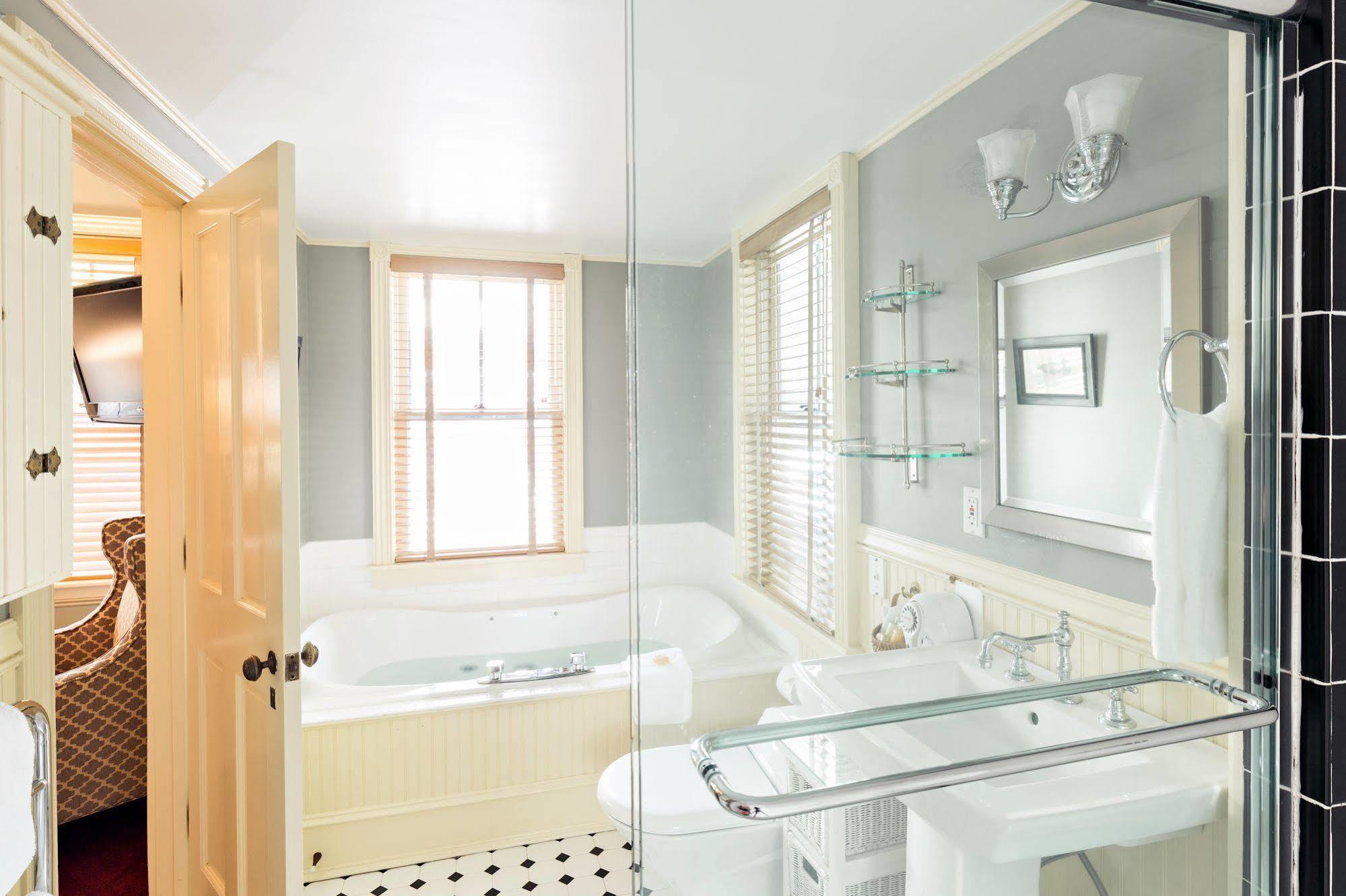 Brass Key Guesthouse Adults Only Provincetown Eksteriør bilde